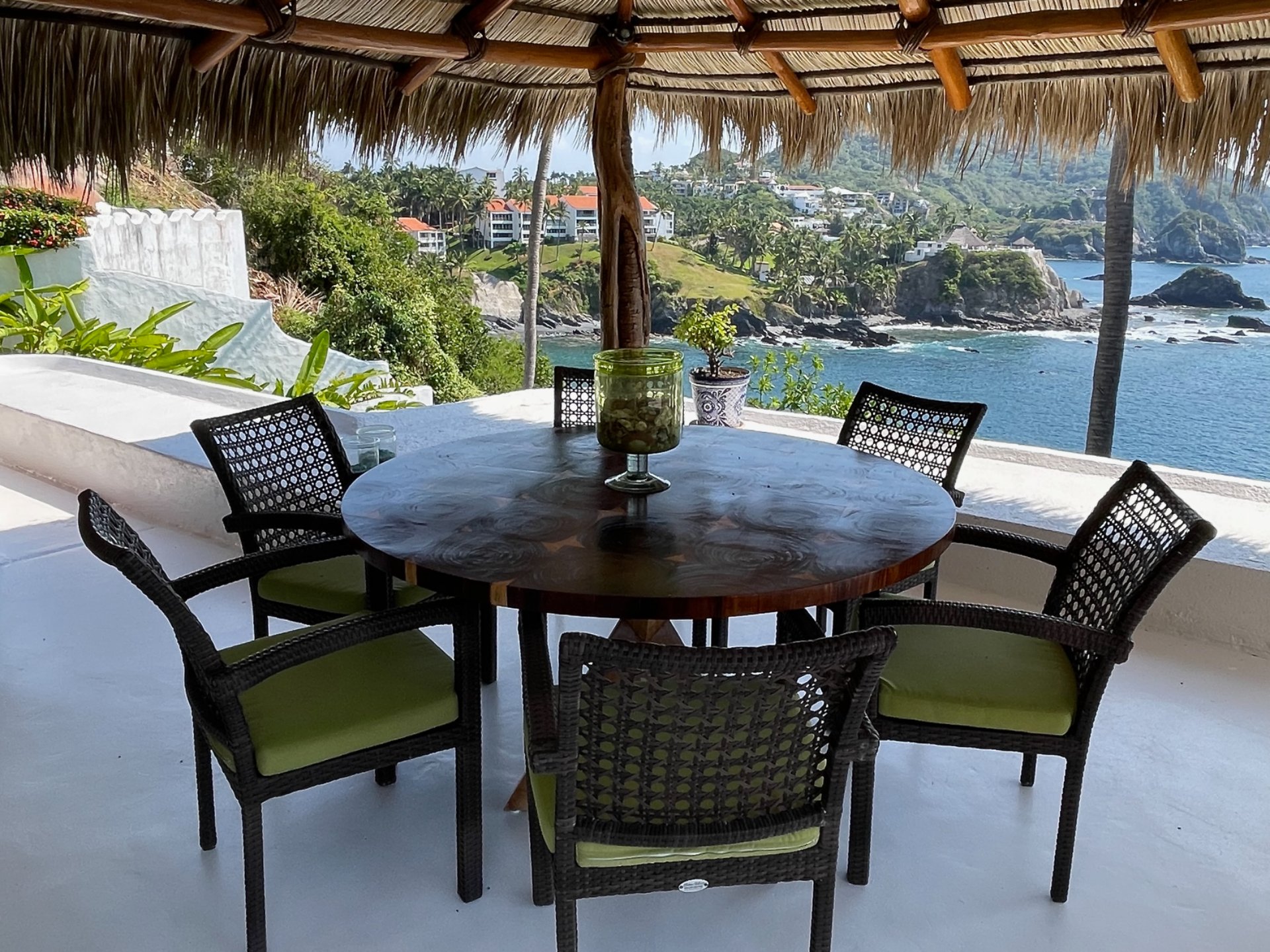 Outdoor Dining Terrace